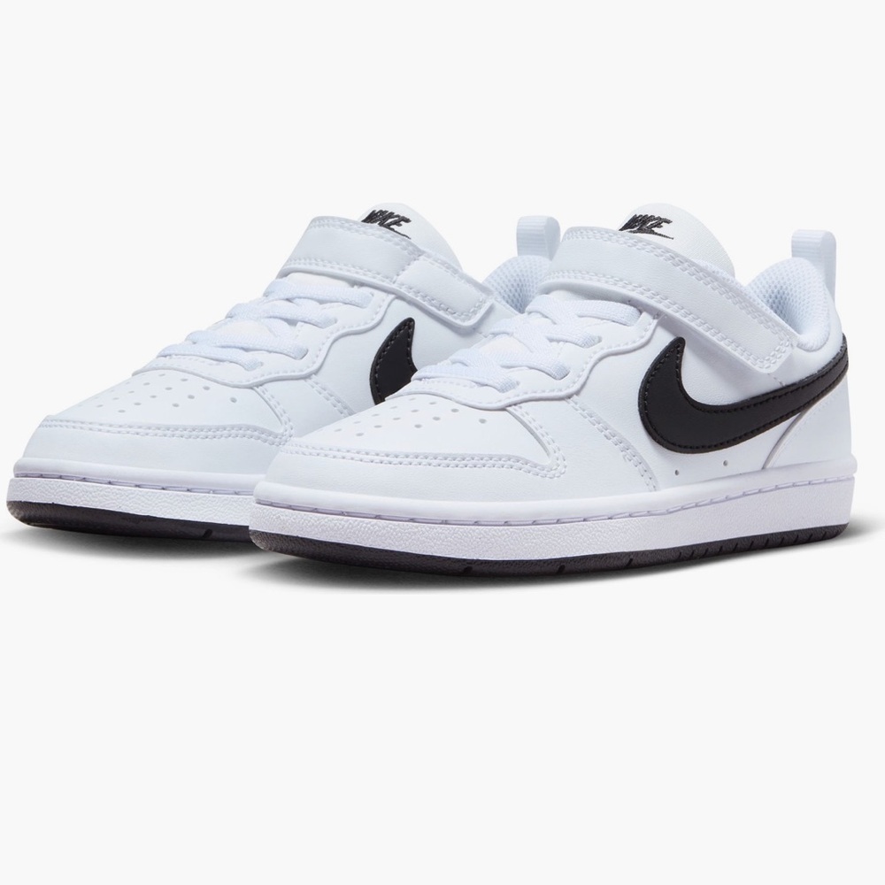 Nike Kids 6M Court Borough White and Black Sneakers NEW IN BOX Cute Big Kid